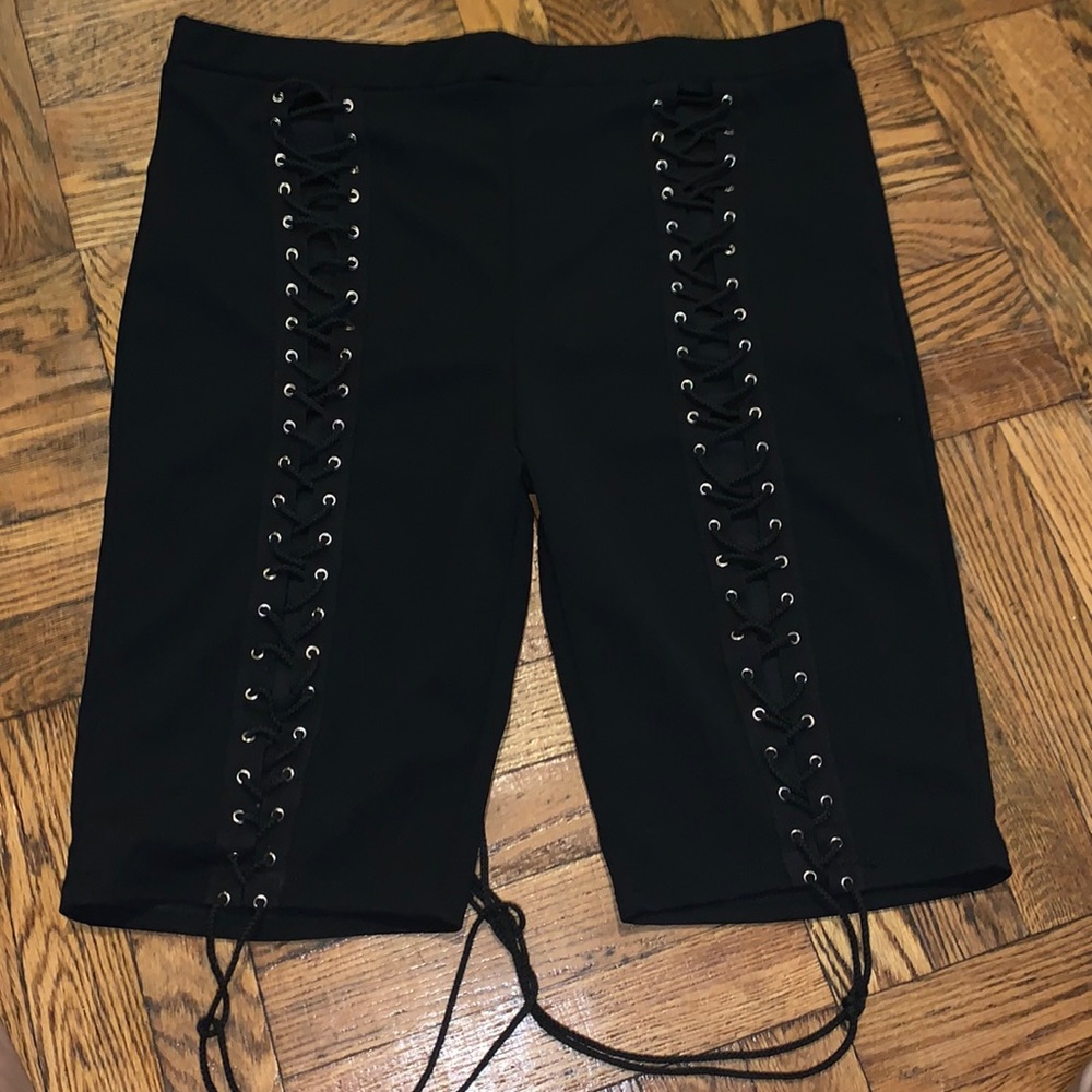 Dressy tie up biker shorts